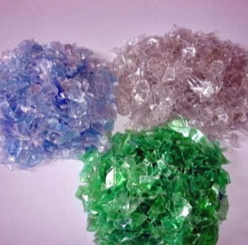 PET flakes colored